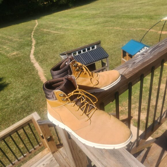 Timberland Boots Size 13 Biege main image 6